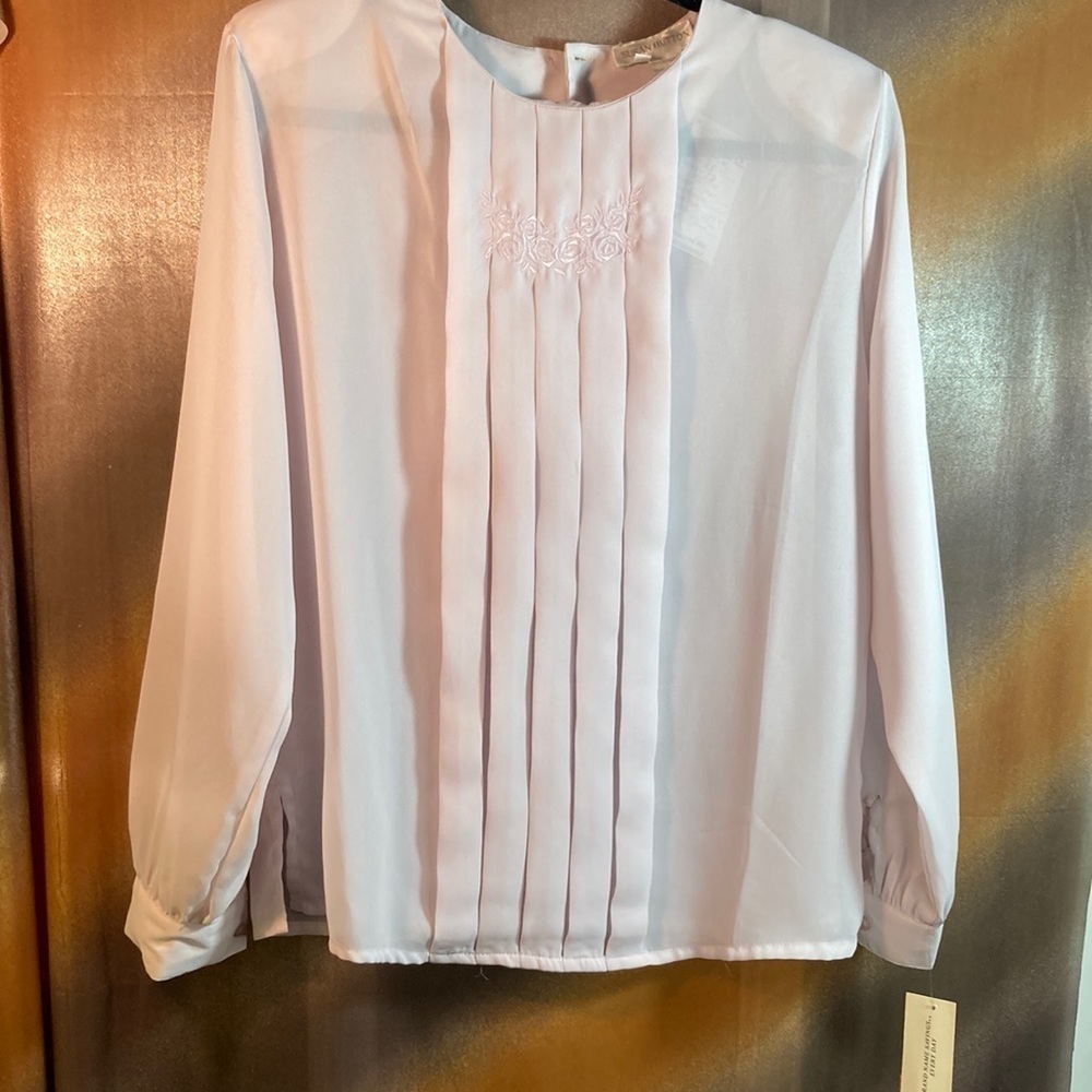 90’s pink blouse lace in front with pleats. Size L 44” bust 44” waist 126‎